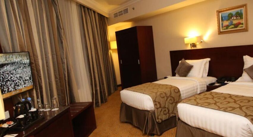 10 Nights 4 Star Easter Umrah Package 2025