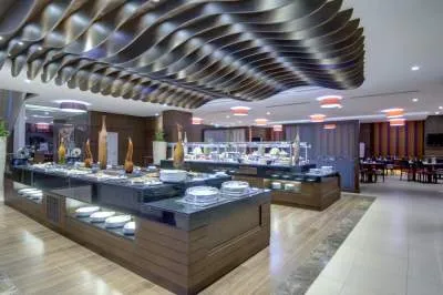 Crown-Plaza-4