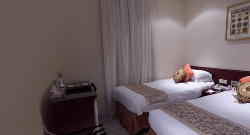 10 Nights 4 Star Easter Umrah Package 2025