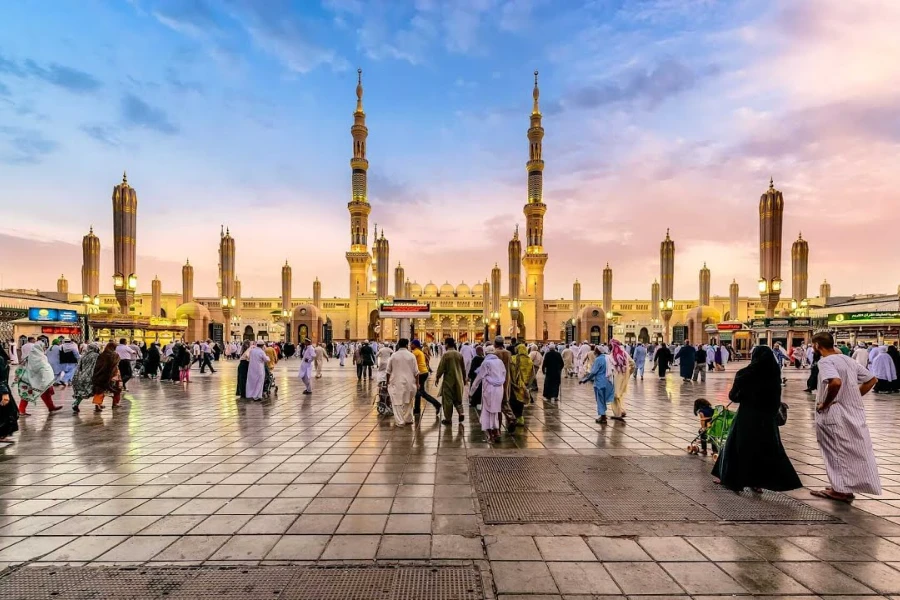 Time-Saving Tips for a Well-Organized Hajj or Umrah Trip