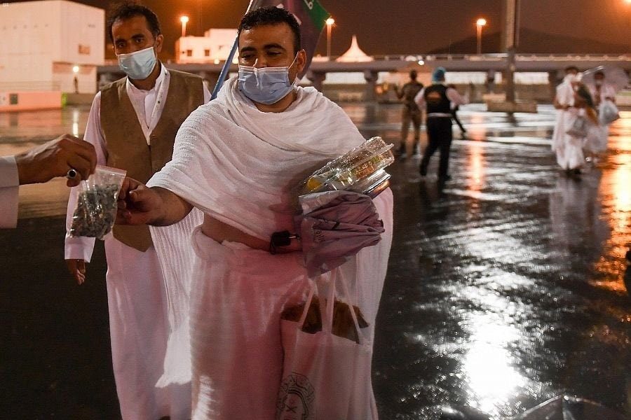 Jeddah vs. Madinah Airports